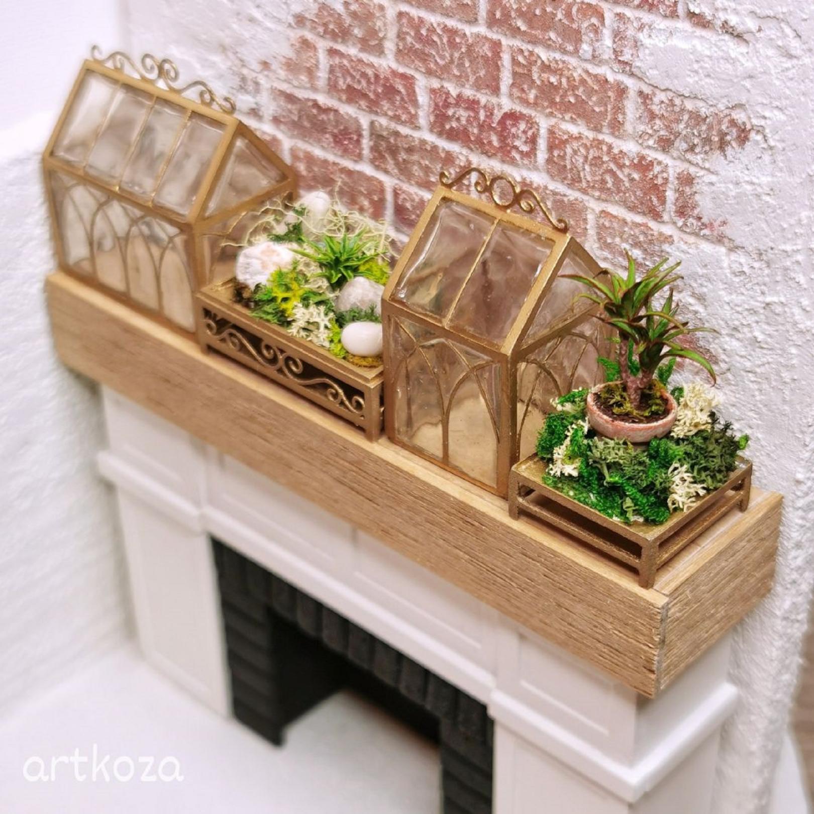 Classic medium brass greenhouse