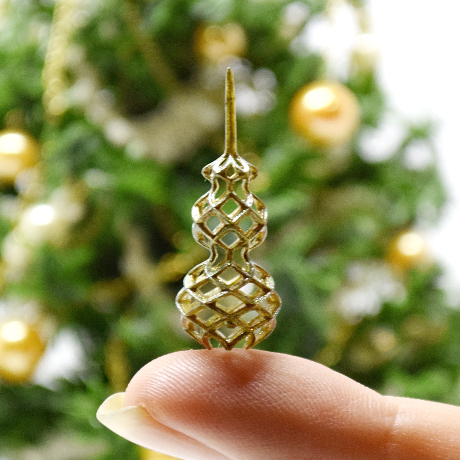 Tree topper miniature. Green with gold.