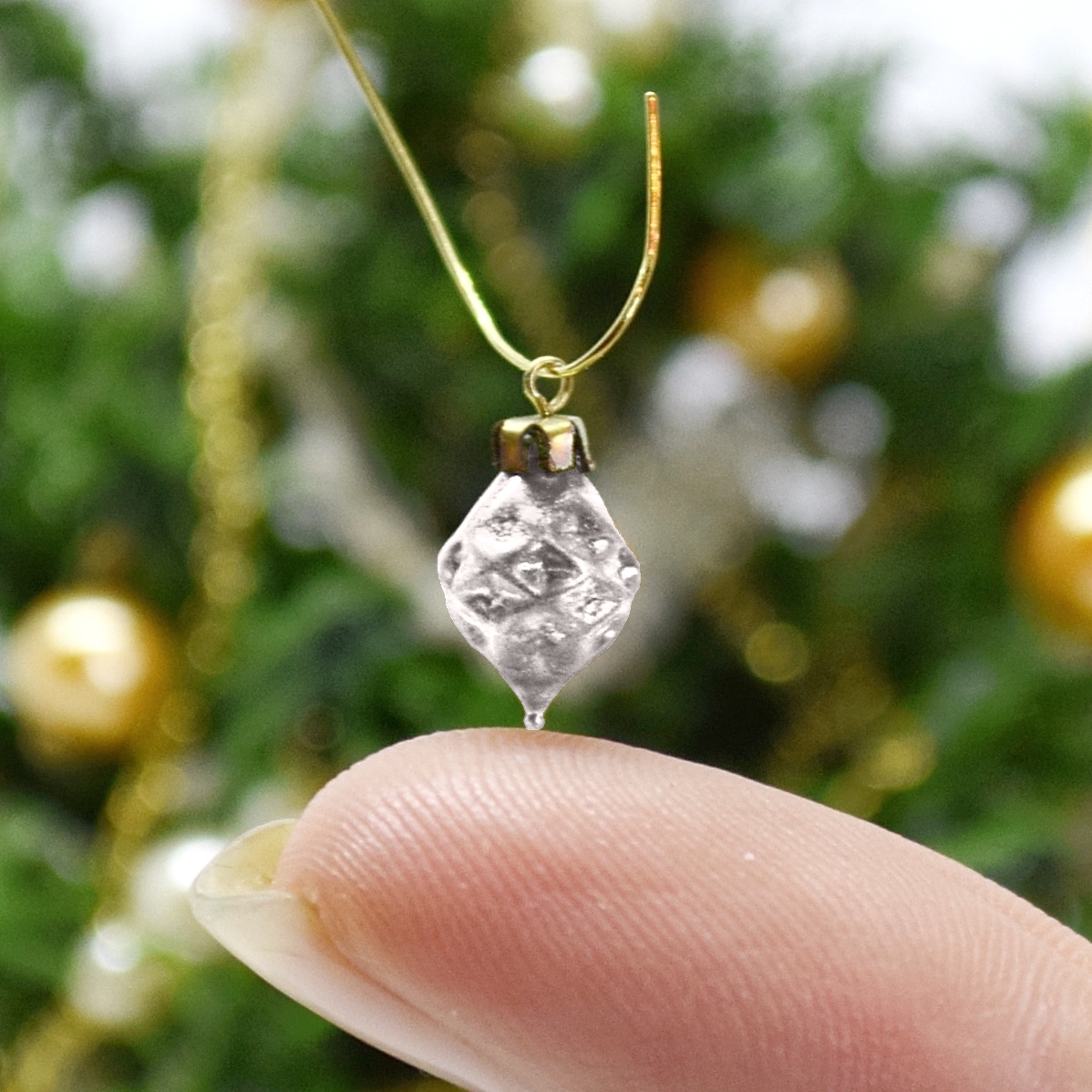 Xmas ornament. Painted. Drop rhombus clear.