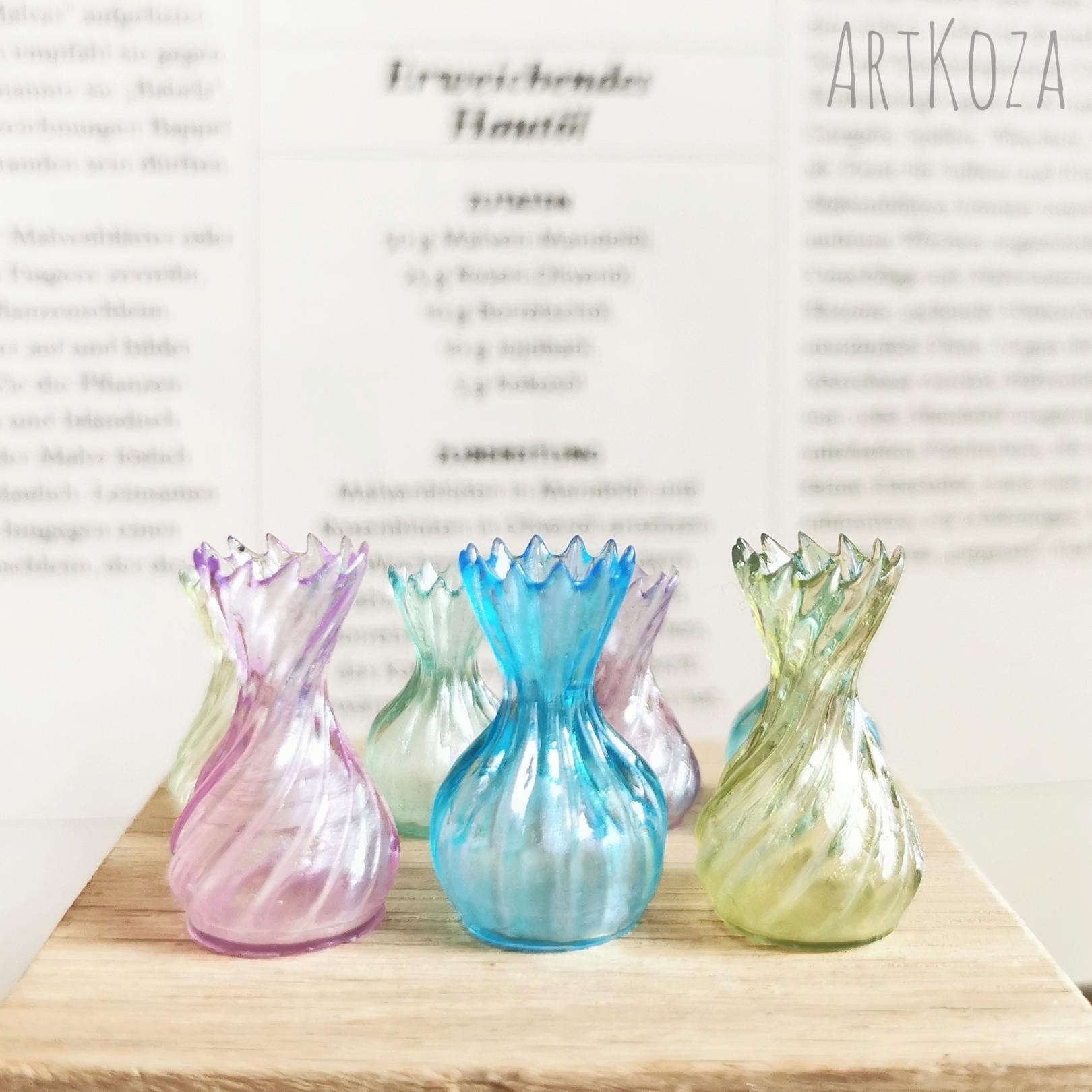 Miniature vase for flowers - large green