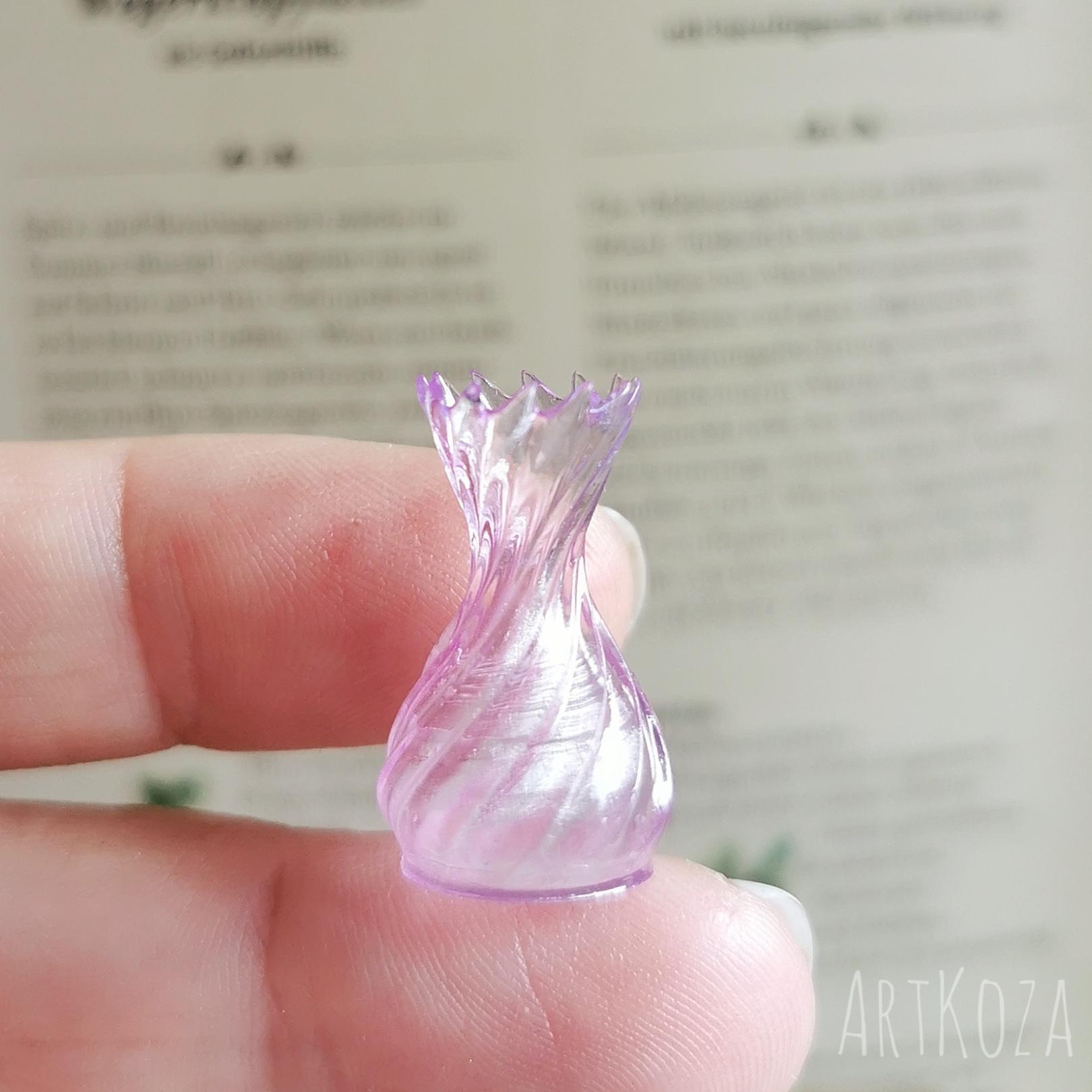 Miniature vase for flowers - large pink